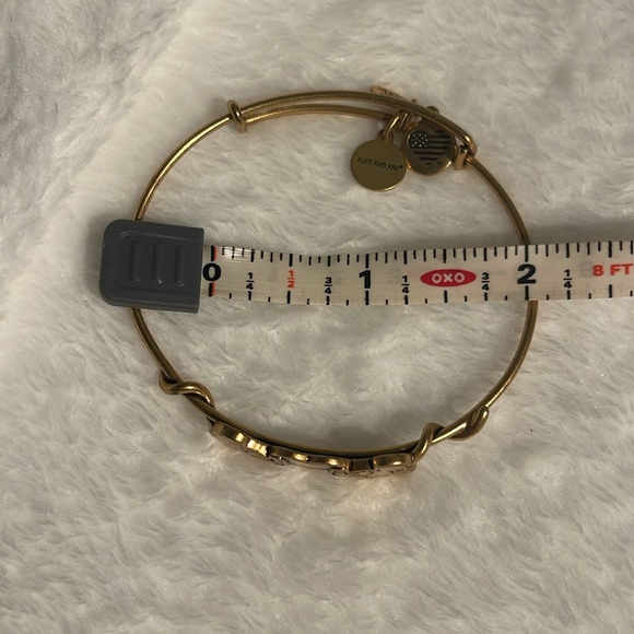 Alex and Ani retired Disney Mickey and Minnie Mouse kissing heart gold bangle - Picture 8 of 8